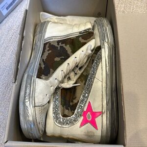 Golden Goose Camo Slide 37